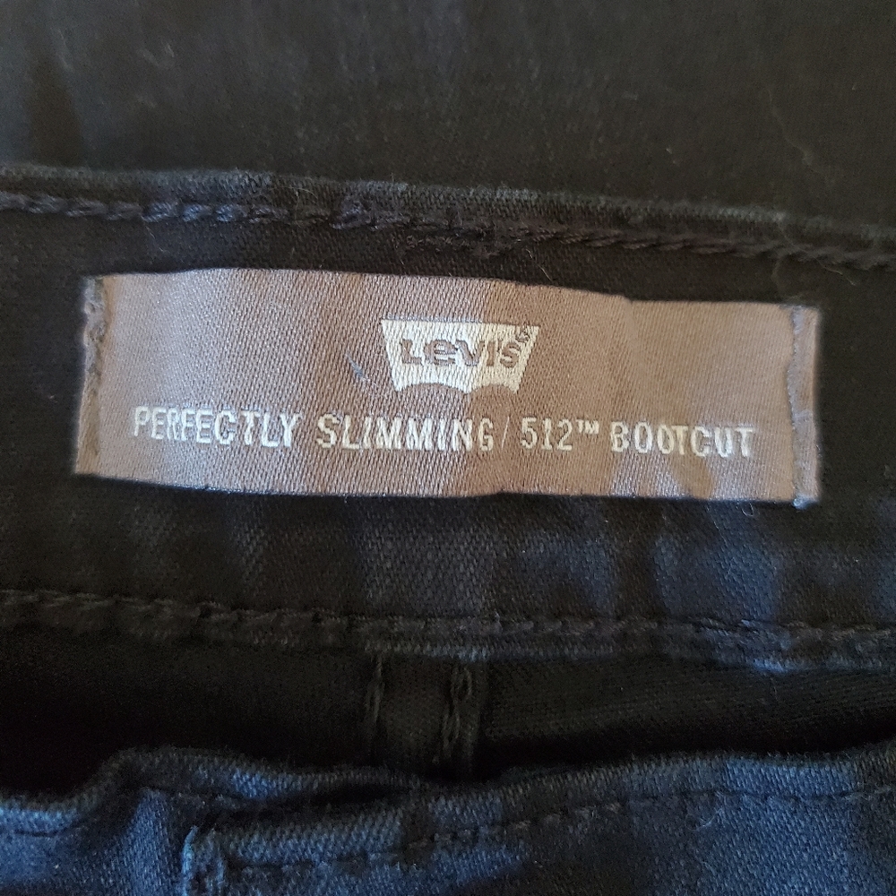 512 Perfectly Slimming Levi's Bootcut Woman's Size 8M. - Picture 7 of 8